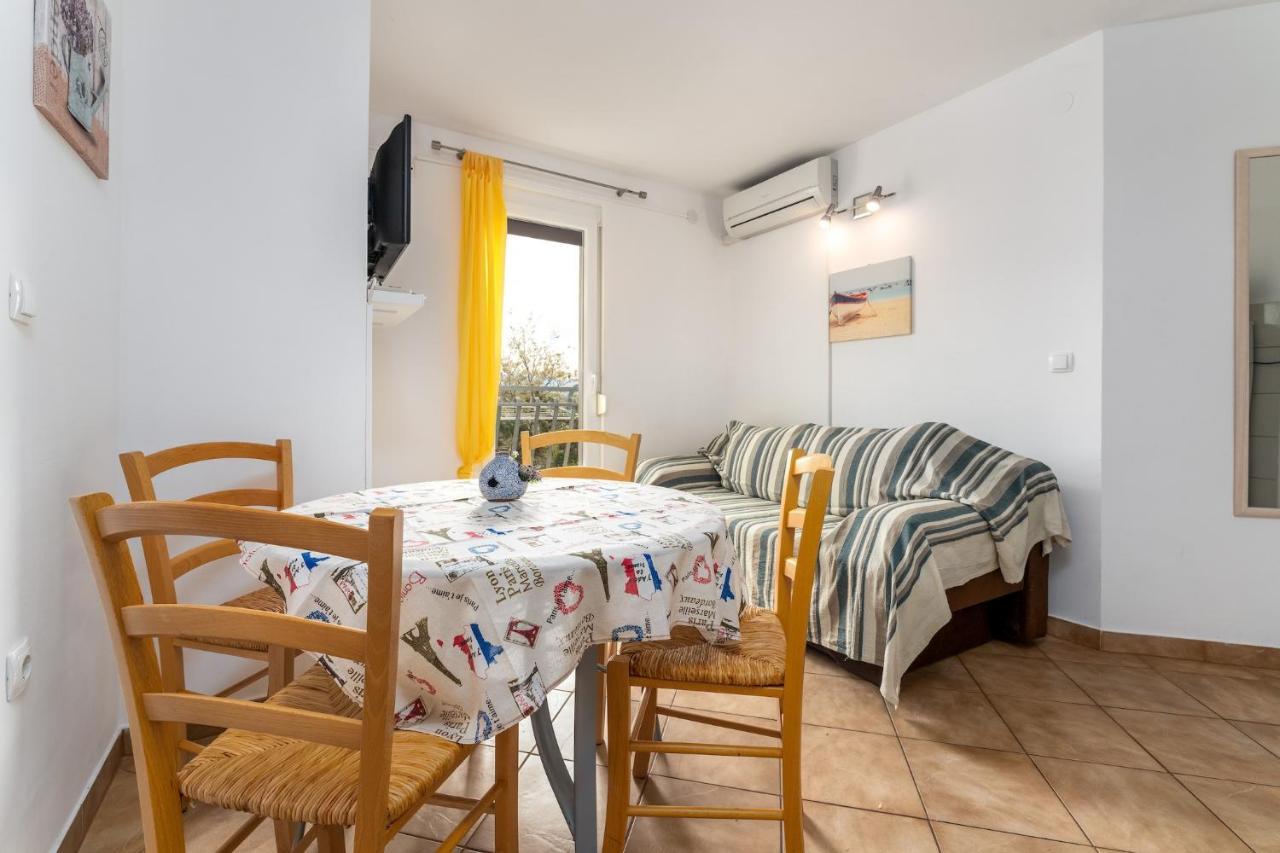 Apartments With A Parking Space Baska, Krk - 13907 Extérieur photo