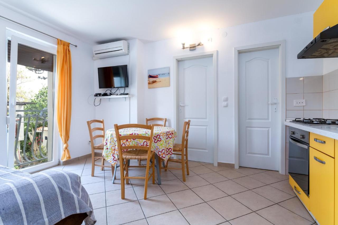Apartments With A Parking Space Baska, Krk - 13907 Extérieur photo